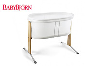 product image of white simple bassinet by baby bjorn small